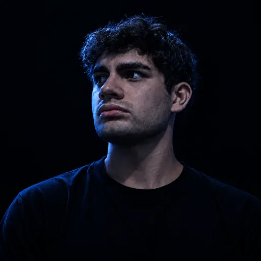 BRAD RÔZ